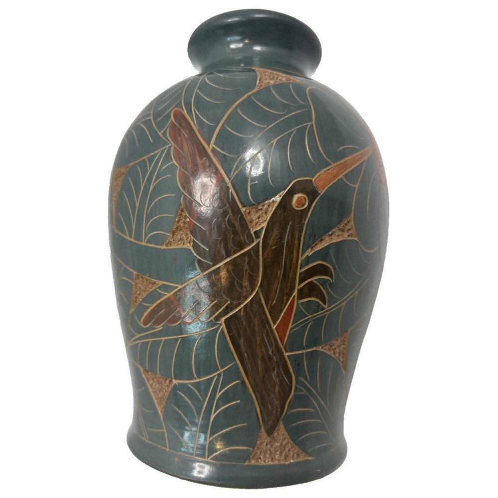 Vintage Nicaraguan Art Pottery Vase Carved &‎ Hand Painted Hummingbirds 6.75"